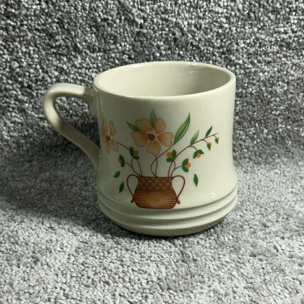 Countryside Stoneware Mug Cream Floral Basket Vintage Japan 1980s JMP 3.5in